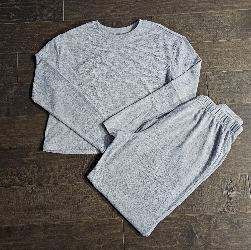 UGG Two-Piece Comfortable Light Heather Gray Lounge Set - Sz Large